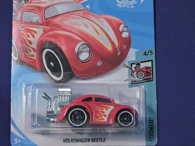 Hot Wheels VW VOLKSWAGEN BEETLE with Blown Engine  ( Red with yellow Flames )