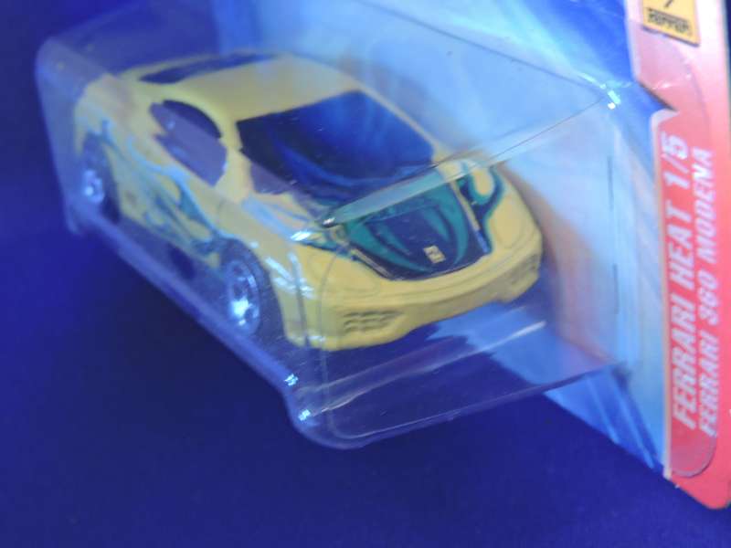 Hot Wheels FERRARI 360 MODENA ( Yellow with green flames ) Full metal model