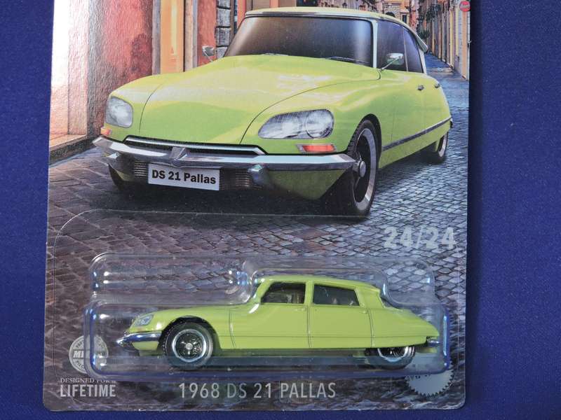 Matchbox CITROEN DS 21 PALLAS ( Lime Green ) European Streets  Like Hot Wheels