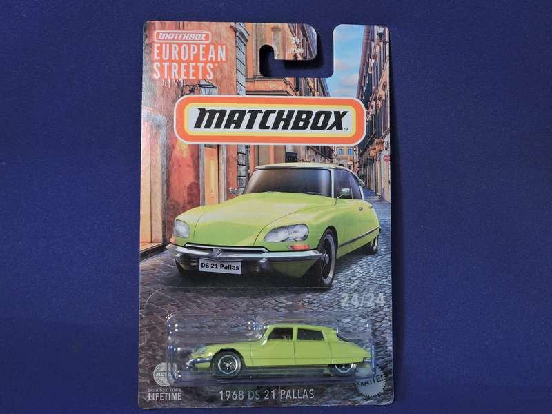 Matchbox CITROEN DS 21 PALLAS ( Lime Green ) European Streets  Like Hot Wheels