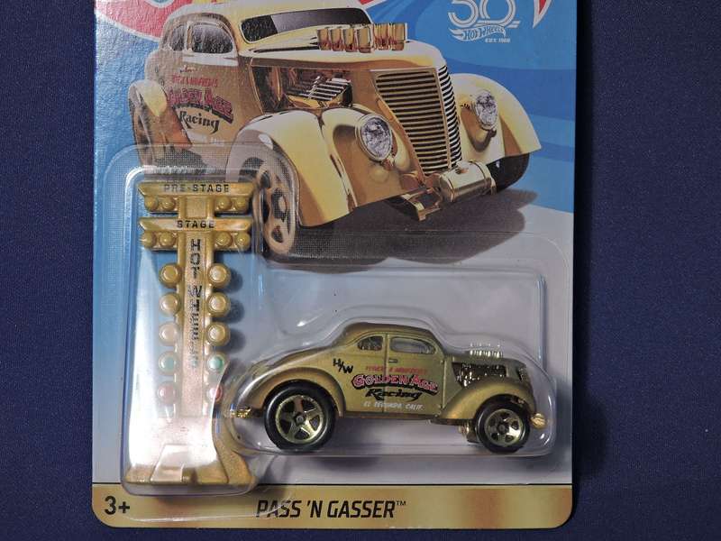 Hot Wheels PASS 'N GASSER ( Gold )