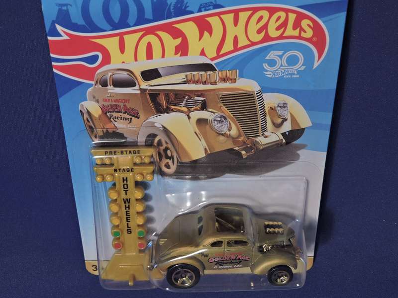 Hot Wheels PASS 'N GASSER ( Gold )