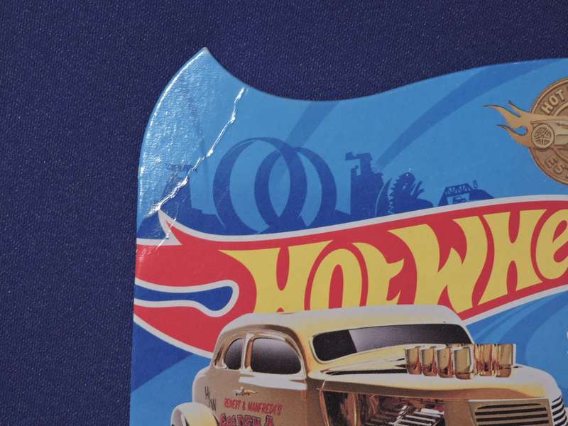 Hot Wheels PASS 'N GASSER ( Gold )