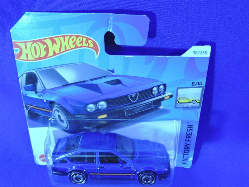 Hot Wheels ALFA ROMEO GTV 3.0  ( Blue )