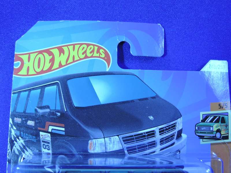 Hot Wheels DODGE VAN  ( Black HW racing )