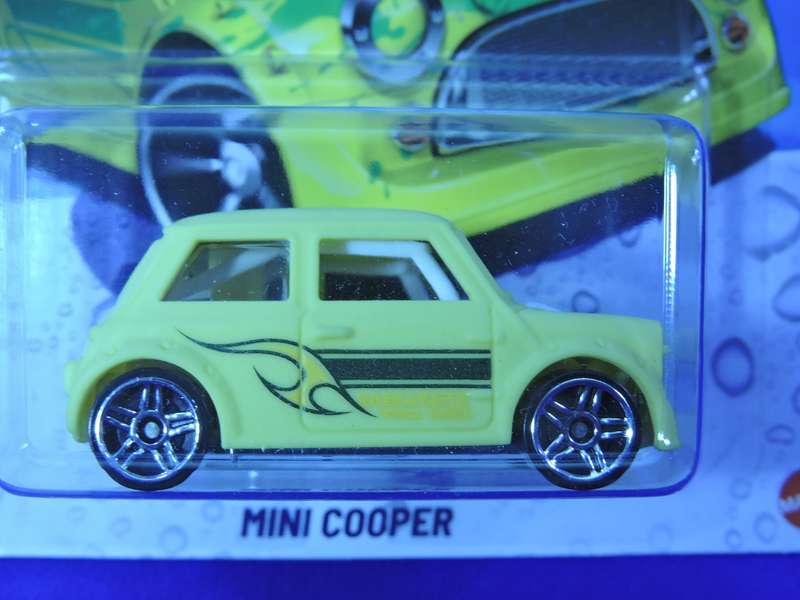Hot Wheels MINI COOPER  ( Yellow/Green )  Colour Shifters