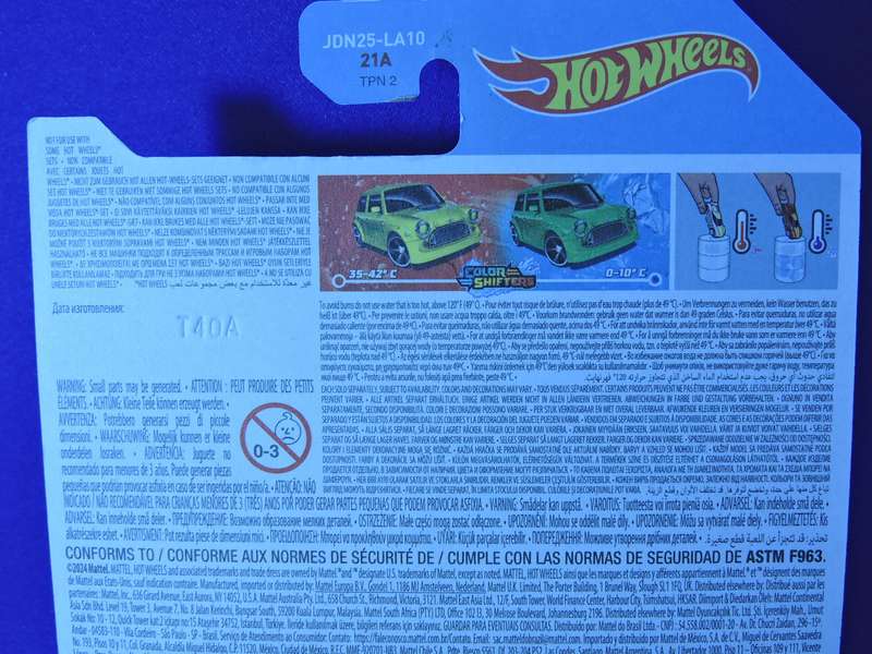 Hot Wheels MINI COOPER  ( Yellow/Green )  Colour Shifters