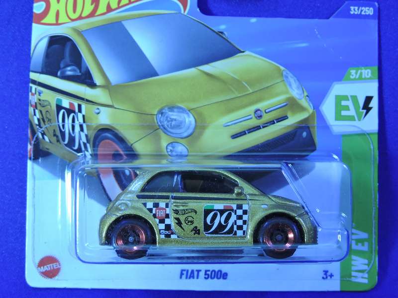 Hot Wheels FIAT 500e  ( Gold #99 )