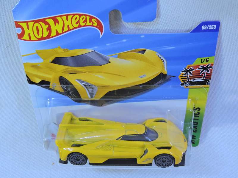 Hot Wheels CADILLAC PROJECT GTP HYPERCAR ( Yellow ) Supercar