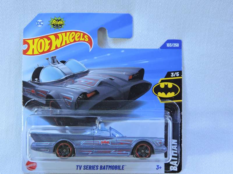 Hot Wheels TV SERIES BATMOBILE  ( Blue ) Batman