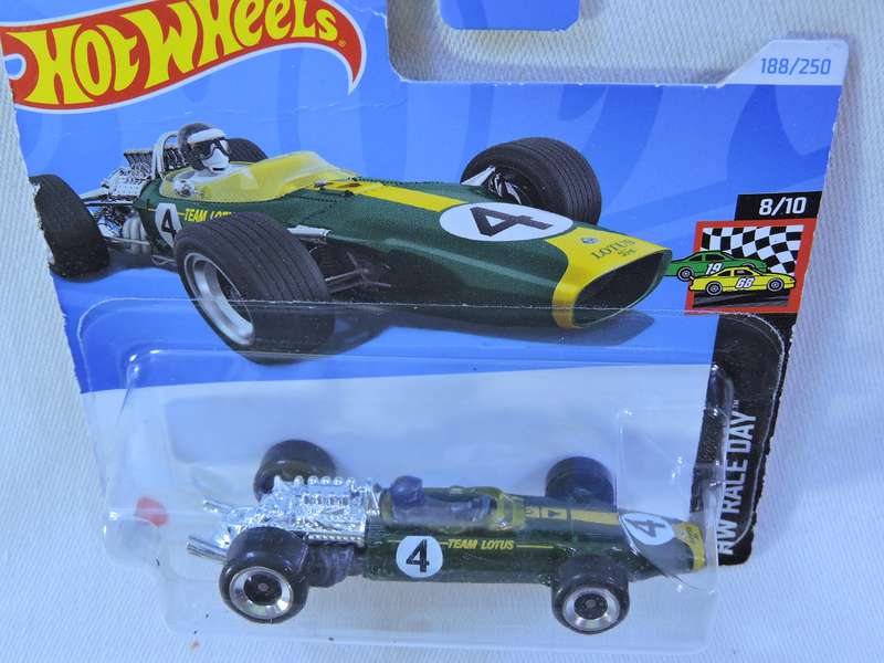 Hot Wheels LOTUS TYPE 49  ( Green #4 ) Racing Car
