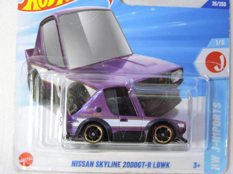 Hot Wheels NISSAN SKYLINE 2000 GT-R LBWK  ( Tooned Purple  )