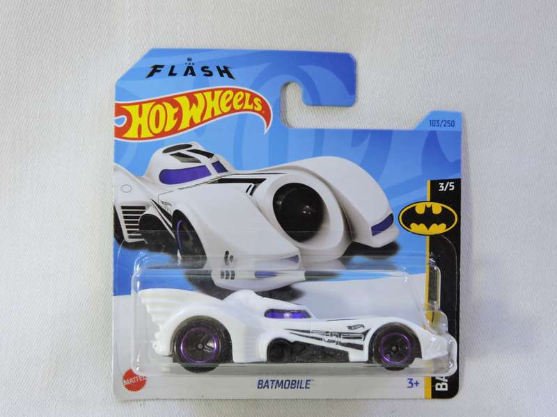 Hot Wheels Batmobile Batman ( White )