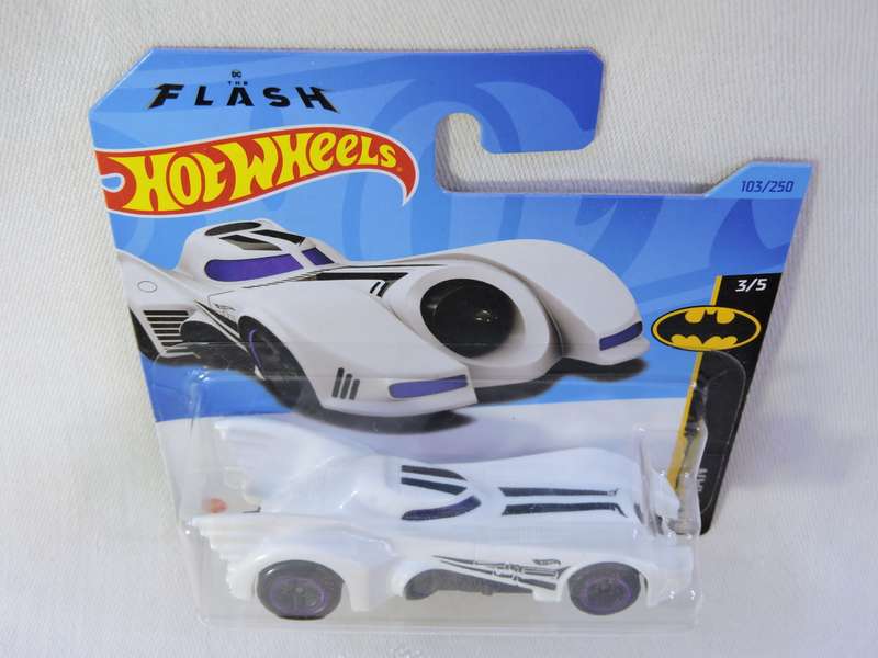 Hot Wheels Batmobile Batman ( White )