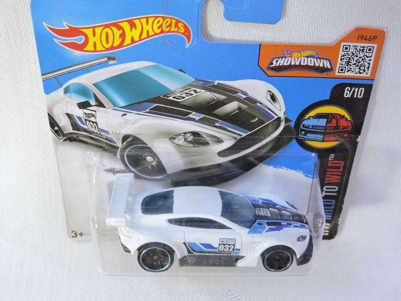 Hot Wheels ASTON MARTIN VANTAGE GT3 ( White #32 )