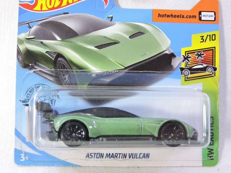 Hot Wheels ASTON MARTIN VULCAN ( Mint Green )