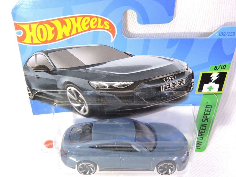 Hot Wheels AUDI RS E-TRON GT ( Grey )