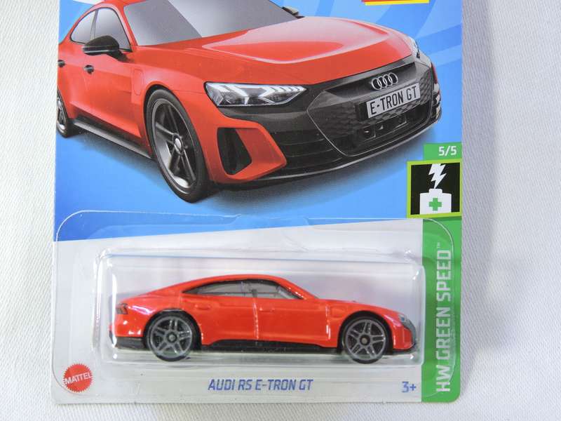 Hot Wheels AUDI RS E-TRON GT ( Red ) Long Card