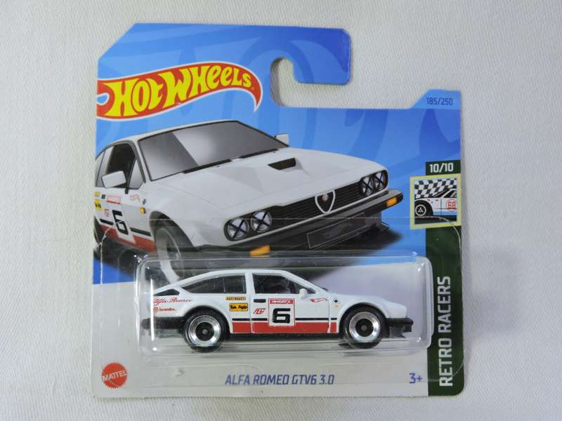 Hot Wheels ALFA ROMEO GTV 3.0  ( White #6 )