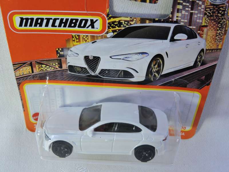 Matchbox Alfa Romeo Giulia  ( White )  Like Hot Wheels