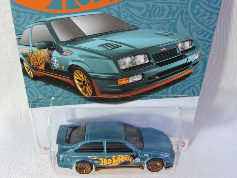 Hot Wheels FORD SIERRA COSWORTH  ( HW Green #56 ) Long Card 1/6
