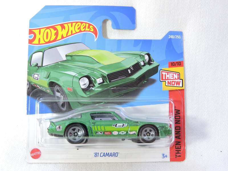Hot Wheels CHEVY CHEVROLET Camaro   ( Green )
