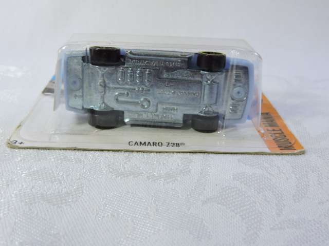 Hot Wheels CHEVY CHEVROLET Camaro Z 28 ( Blue )