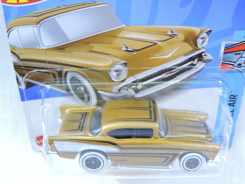 Hot Wheels CHEVY CHEVROLET 57 Chevy ( Gold )