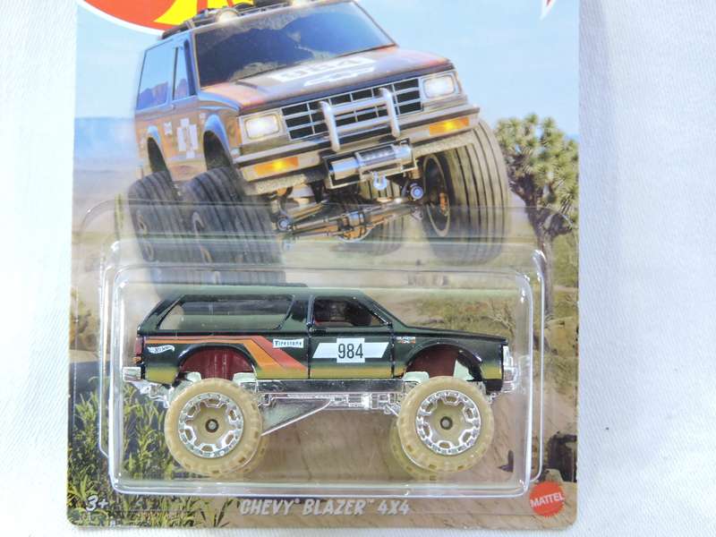 Hot Wheels CHEVY CHEVROLET Blazer 4x4  ( Black #984 )