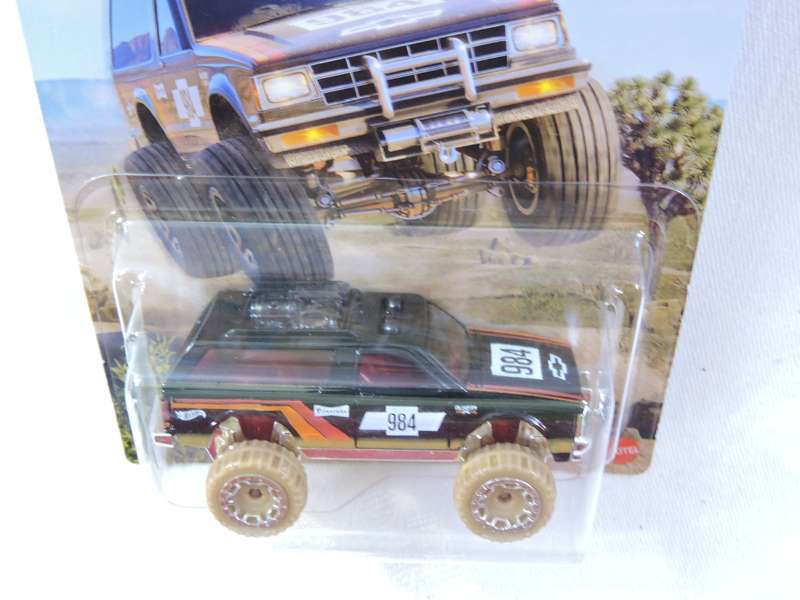 Hot Wheels CHEVY CHEVROLET Blazer 4x4  ( Black #984 )