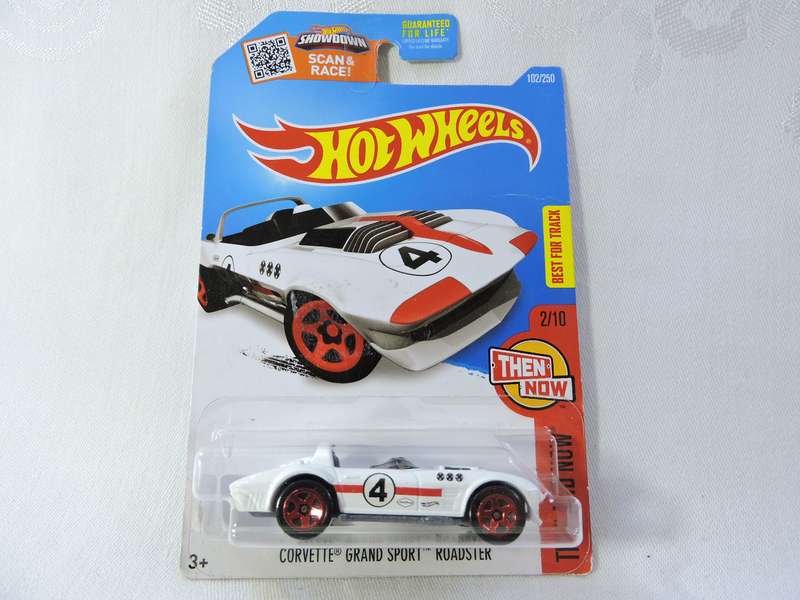 Hot Wheels CHEVY CHEVROLET Corvette Grand Sport Roadster ( White #4 )  Long Card