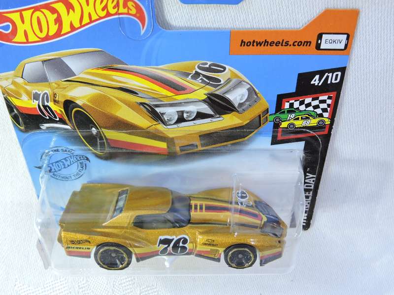 Hot Wheels CHEVY CHEVROLET Greenwood Corvette ( Gold #76 )  Awesome model