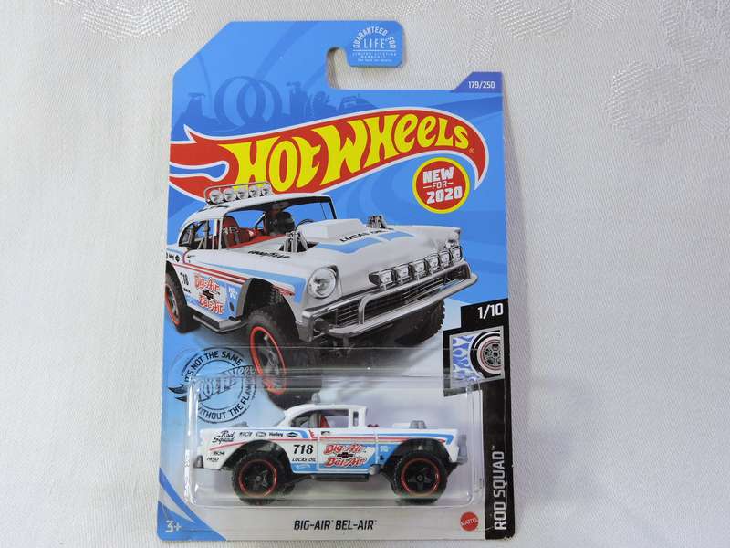 Hot Wheels CHEVY CHEVROLET Big-Air Bel-Air ( White #718 ) Long Card