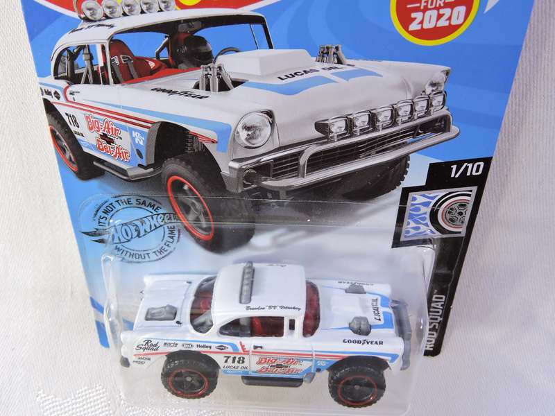 Hot Wheels CHEVY CHEVROLET Big-Air Bel-Air ( White #718 ) Long Card