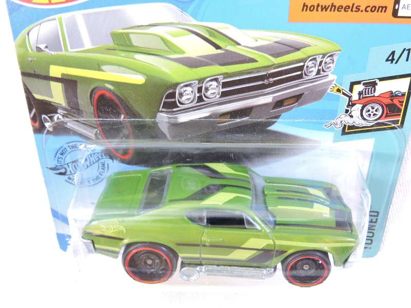 Hot Wheels CHEVY CHEVROLET 69 Chevelle  ( Green )
