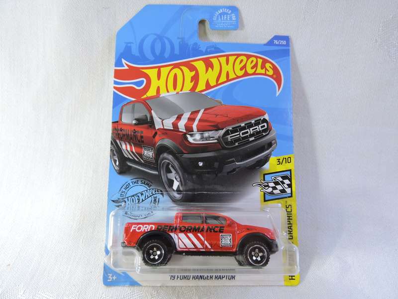 Hot Wheels FORD Ranger Raptor Pickup Bakkie ( Red. Ford Performance ) Long Card.