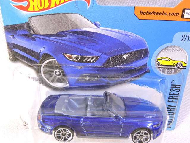 Hot Wheels FORD Mustang GT Convertible ( Royal Blue )