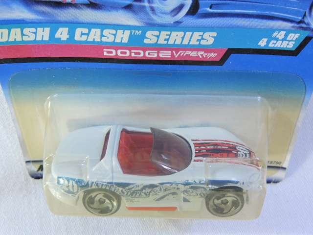 Hot Wheels DODGE VIPER RT/1O ( White #20 ) Long Card