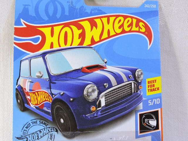 Hot Wheels  MORRIS MINI ( Blue HW ) Long Card