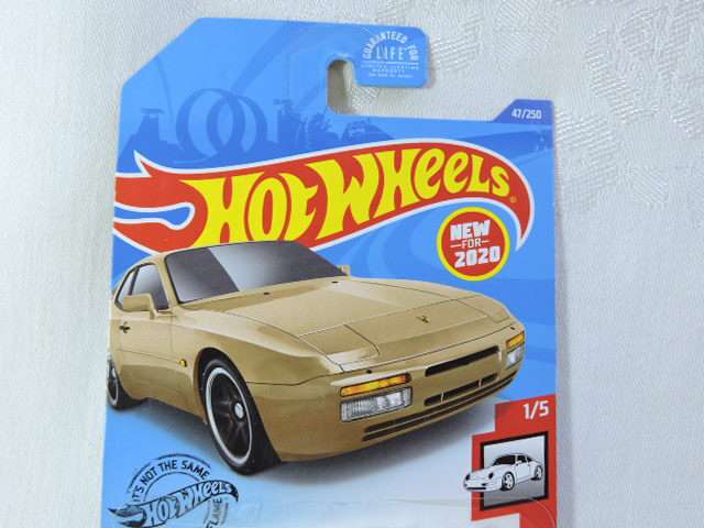Hot Wheels PORSCHE 944 Turbo ( Red ) Long Card