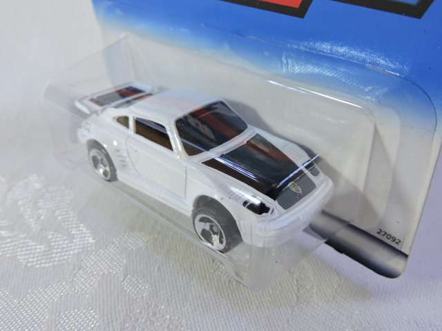 Hot Wheels PORSCHE 930 ( White. Full Metal ) Vintage 1999 Long Card