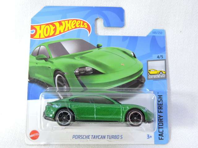 Hot Wheels PORSCHE TAYCAN Turbo S ( Green )