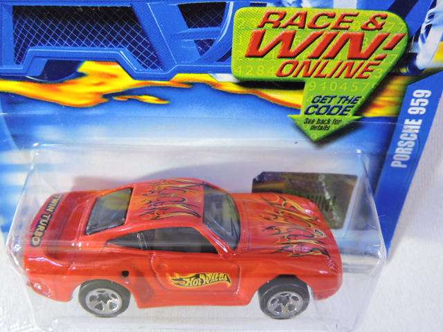 Hot Wheels PORSCHE 959 ( Red. Full Metal ) Vintage 2001 Long Card