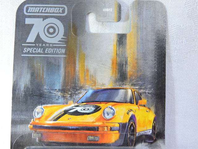 Matchbox PORSCHE 911 Turbo ( Orange ) Moving Parts   Like Hot Wheels