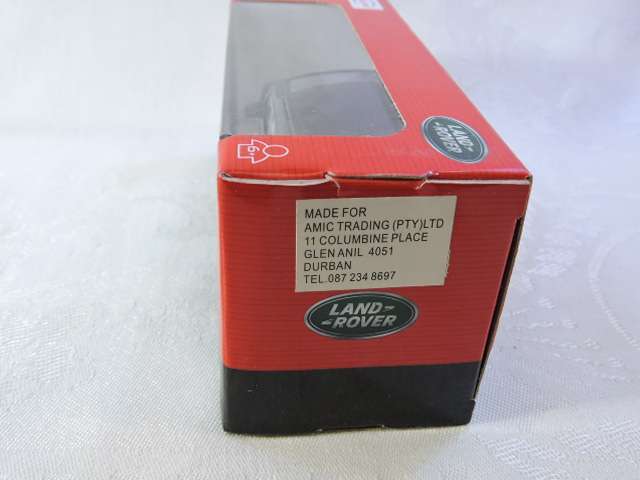 LAND ROVER DISCOVERY 3  Mint in Box ( Black )  RASTAR 1/43 Scale