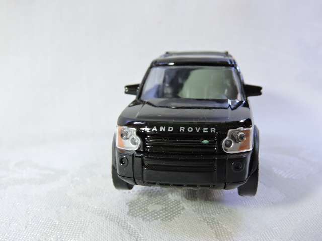 LAND ROVER DISCOVERY 3  Mint in Box ( Black )  RASTAR 1/43 Scale