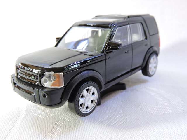 LAND ROVER DISCOVERY 3  Mint in Box ( Black )  RASTAR 1/43 Scale