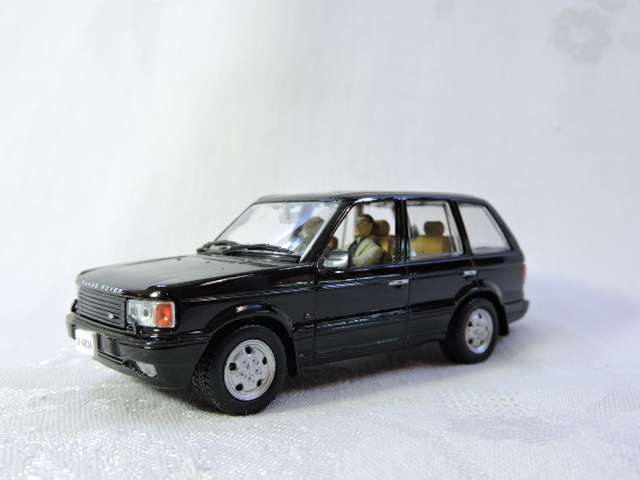 RANGE ROVER  ( Black )  James Bond  007  Tomorrow never dies   Like Land Rover
