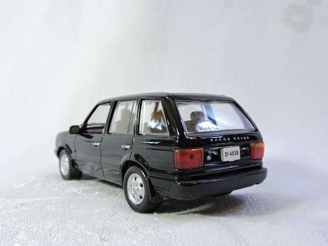 RANGE ROVER  ( Black )  James Bond  007  Tomorrow never dies   Like Land Rover