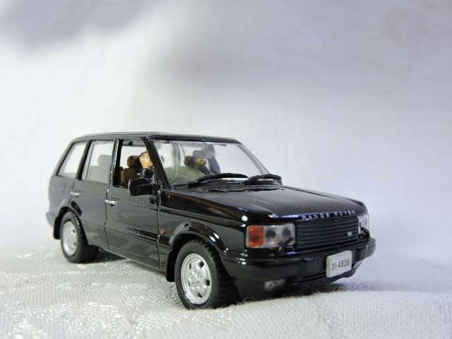 RANGE ROVER  ( Black )  James Bond  007  Tomorrow never dies   Like Land Rover